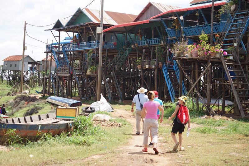 Siem Reap Private Tour - Stilt-houses village 