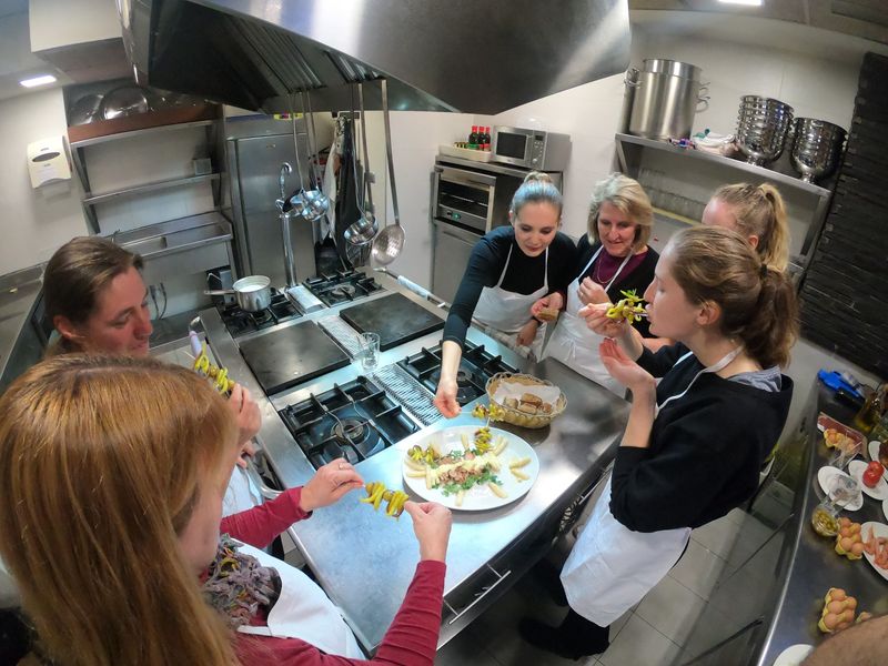 Pais Vasco Private Tour - Cooking in the secret kitchen