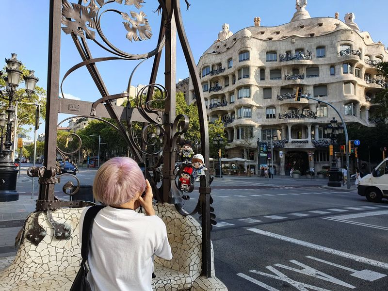 Catalonia Private Tour - Casa Mila