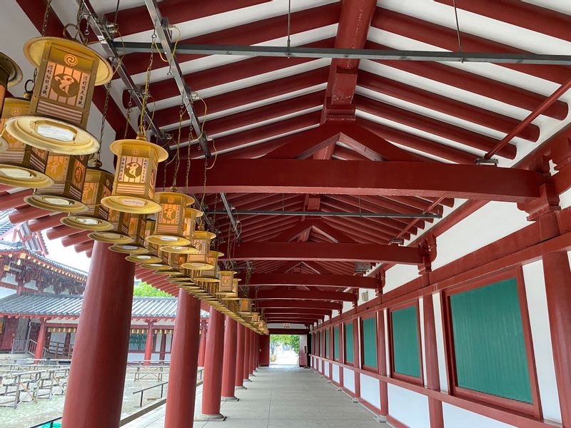 Osaka Private Tour - The corridor in  Shitenoji Temple