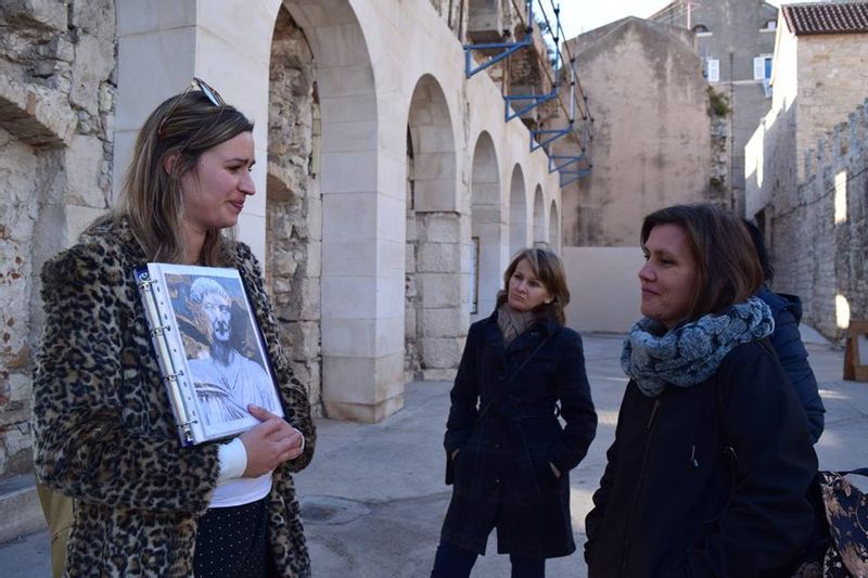 Split-Dalmatia County Private Tour - Explaining the palace