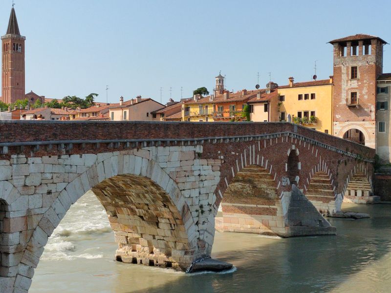 Verona Private Tour - Verona, the Roman bridge