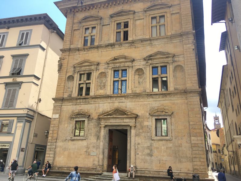 Florence Private Tour - There's a great story to this façade