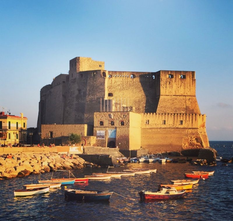 Campania Private Tour - Castel dell’Ovo