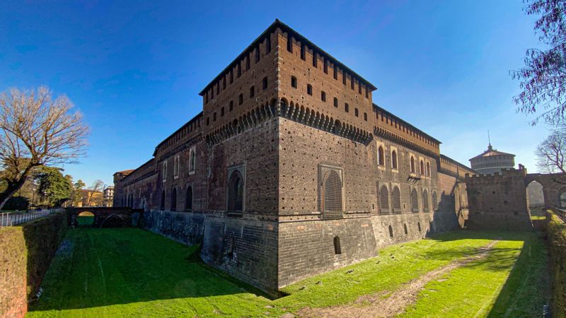 Milan Private Tour - Sforzesco Castle - Milan 