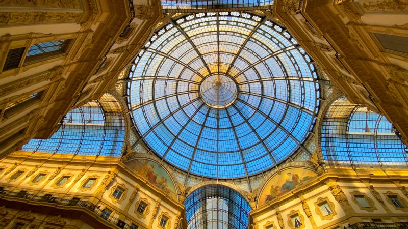 Milan Private Tour - Galleria Vittorio Emanuele II - Milan 