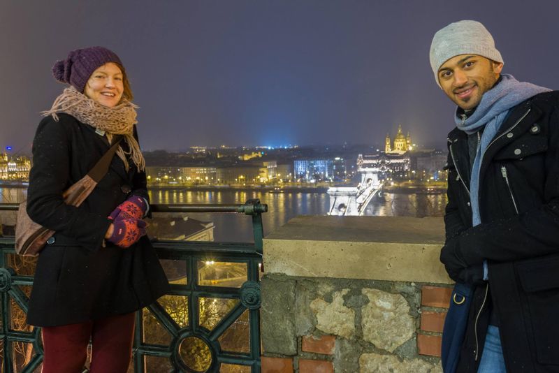 Budapest Private Tour - Cold day but happy faces, a night photography tour in winter