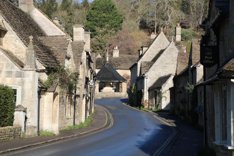 Somerset Private Tour - Creamy Cotswold Cottages