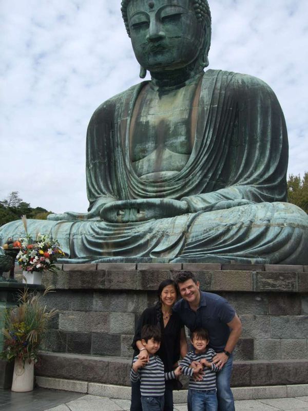 Kanagawa Private Tour - Great Buddha is smiling softly to all of them.