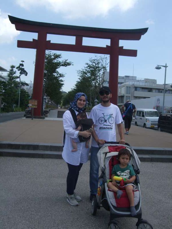 Kanagawa Private Tour - At the second torii gate of Tsurugaoka Hachiman Srine