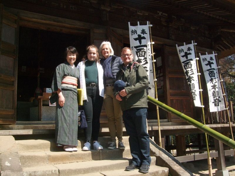 Kanagawa Private Tour - All of us in front of the main hall of Sugimoto Temple