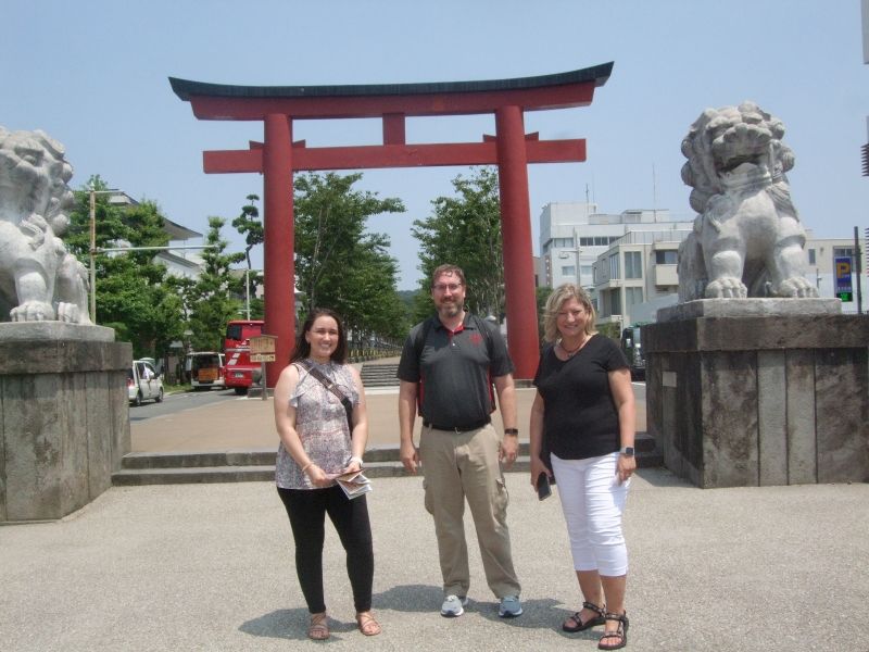 Kanagawa Private Tour - At Ni-no-Torii, the gate way to Tsurugaoka Hachiman Shrine