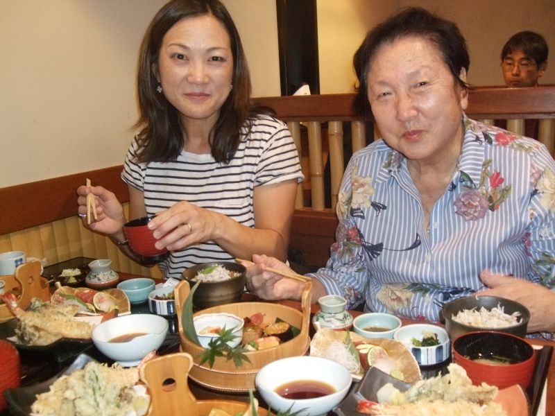 Kanagawa Private Tour - Big smiles with a plateful of special dishes for autumn at a restaurant 