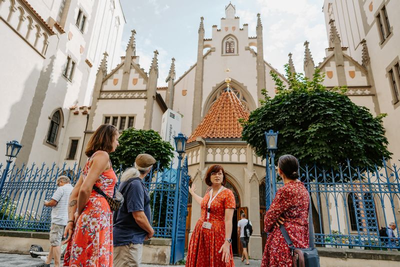 Prague Private Tour - Guests on our Jewish Quarter Tour