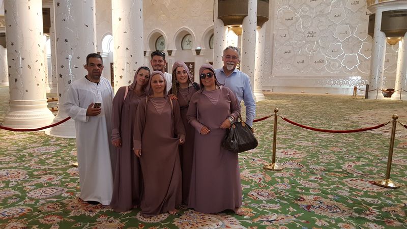 Sharjah Private Tour - Visiting religious sites in the UAE (for example, Sheikh Zayed Grand Mosque in Abu Dhabi).