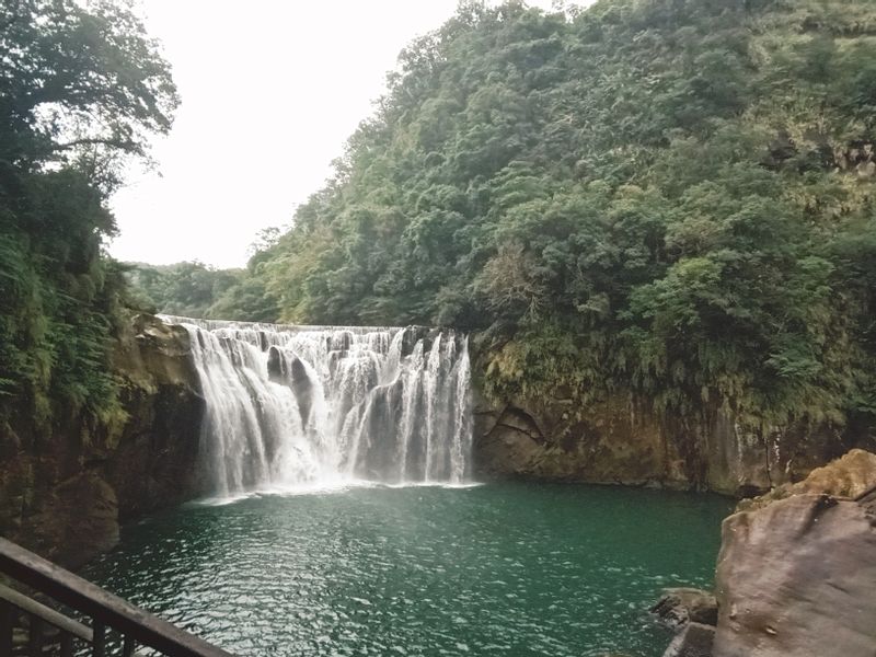 Taipei Private Tour - Shihfen Waterfall