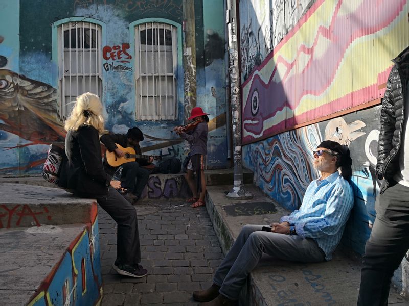 Santiago Private Tour - Listening up