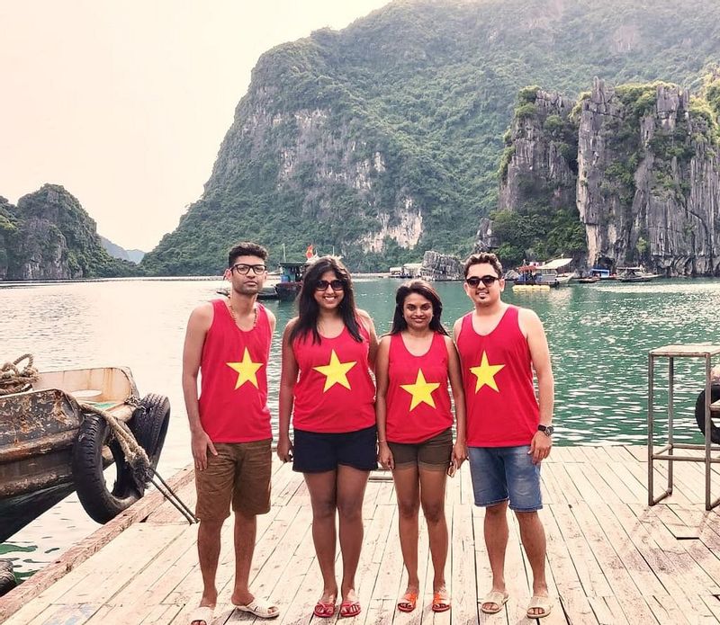 Hanoi Private Tour - customers in Halong Bay