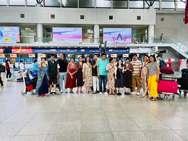 Hanoi Private Tour - pick up our customers in the airport