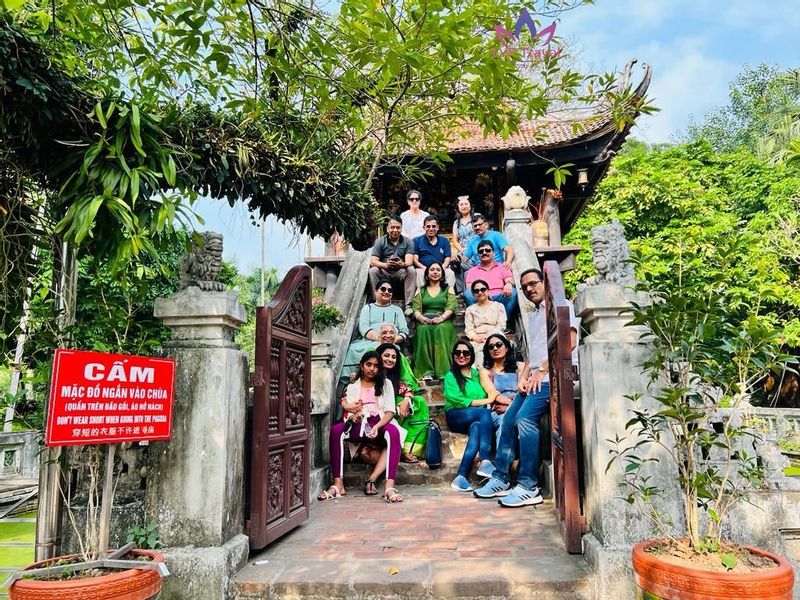 Hanoi Private Tour - customers in tours