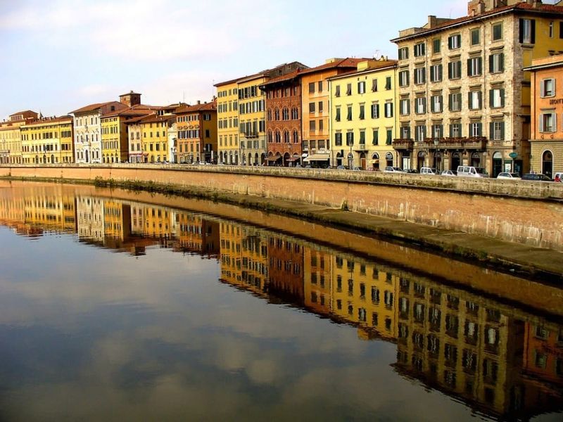 Lucca Private Tour - Pisa along the river Arno