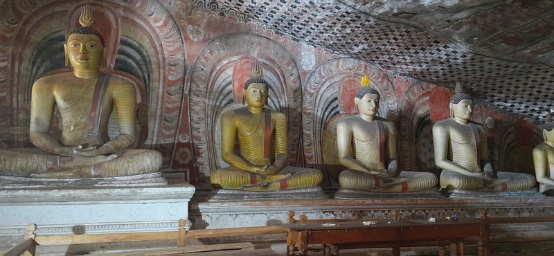 Galle Private Tour -  Golden temple - Cave Temple  