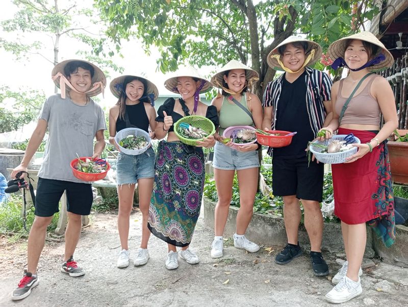 Ho Chi Minh Private Tour - happy basket of vegetables 