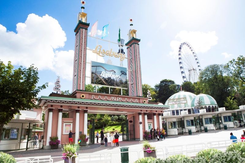 Gothenburg Private Tour - Liseberg - Scandinavia's largest amusement Park