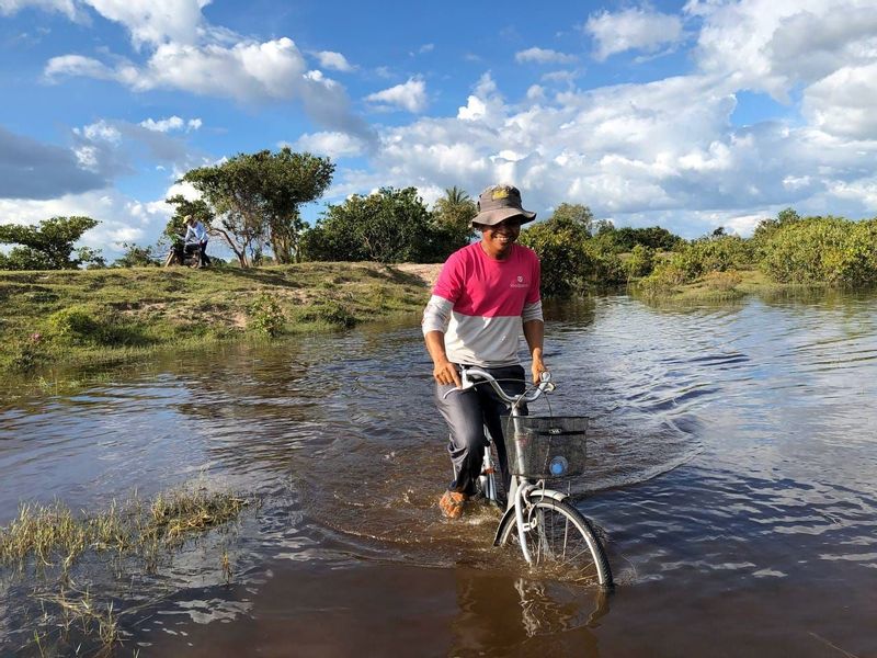 Phnom Penh Private Tour - Bike with me