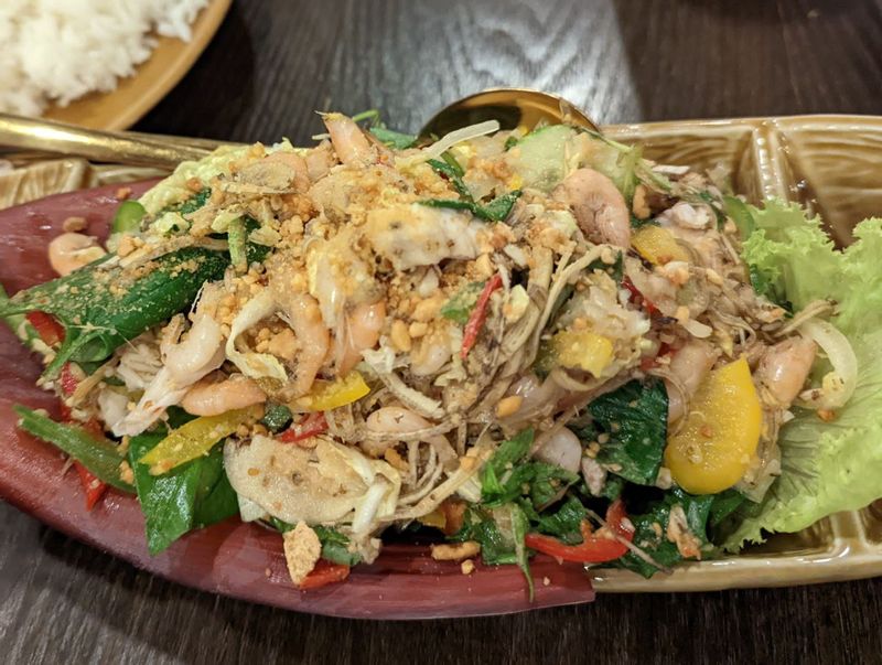 Phnom Penh Private Tour - Banana flower salad 