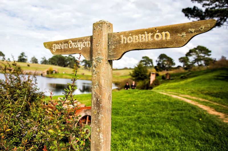 Bay of Plenty Private Tour - Hobbiton: Sign Post