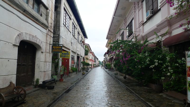 Quezon City Private Tour - The entire city of Vigan was later inscribed as a UNESCO World Heritage City after being declared as a UNESCO World Heritage Site. It is a member of the Organization of World Heritage Cities (OWHC).  In May 2015, Vigan was officially recognized as one of the New7Wonders Cities together with Beirut, Doha, Durban, Havana, Kuala Lumpur and La Paz. New7Wonders Foundation president and founding member Bernard Weber led a ceremony held at St. Paul Cathedral where he handed a bronze plaque to former Vigan Mayor Eva Grace Singson-Medina, signifying the heritage city's election as one of the world's wonder cities. 