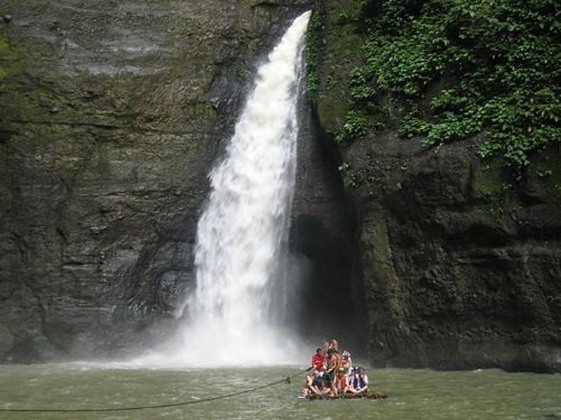 Quezon City Private Tour - The Fals of Pagsanjan ni Laguna. Going to the waterfalls guest will experience riding a boat against the rapids.