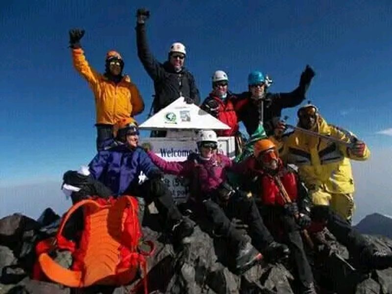 Kabarole Private Tour - Rwenzori Margarita peak with the Guide Emmanuel 