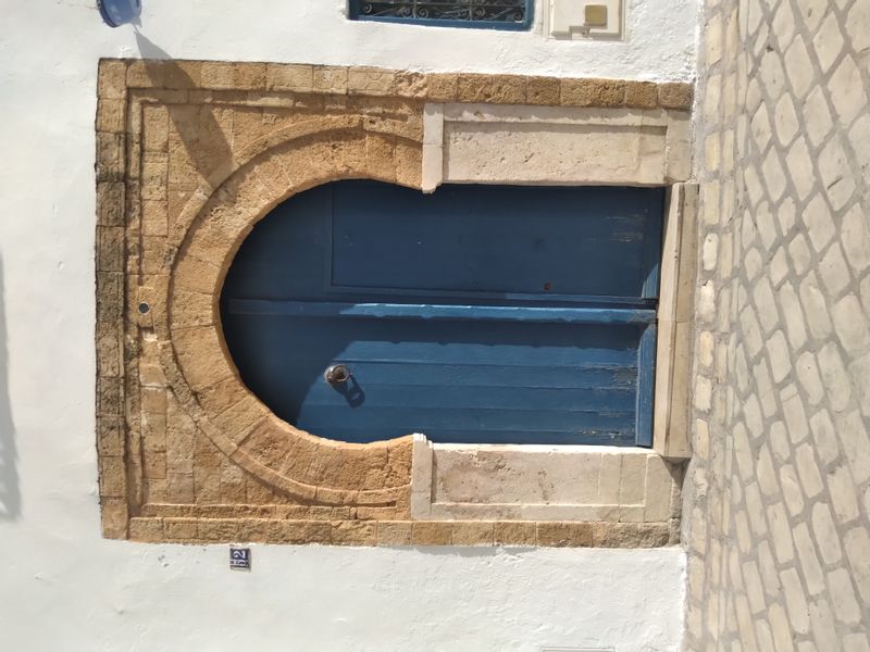 Tunis Private Tour - Blue commmon door