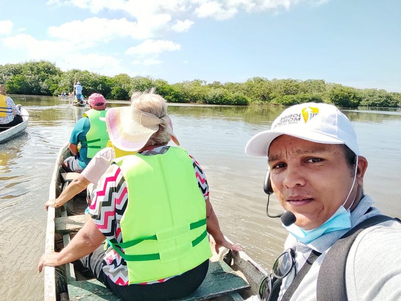 Cartagena Private Tour - Canoe ride & fishing