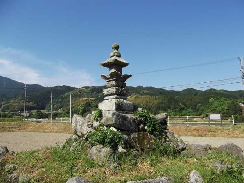 Shiga Private Tour -  This is the memorial tower for a couple in Kyusyu.