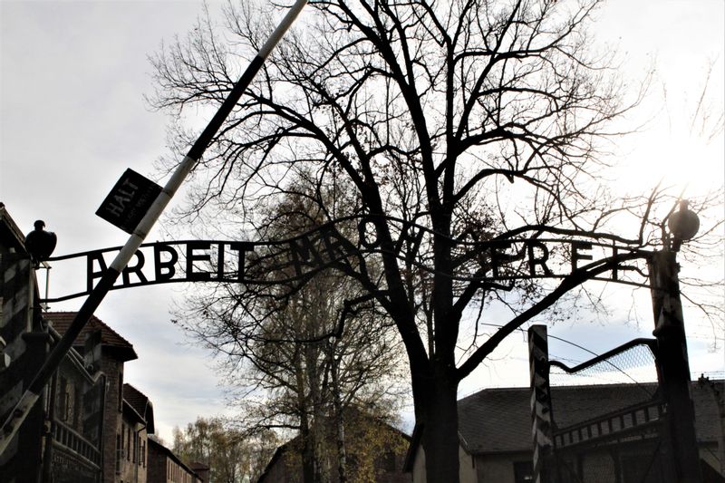 Krakow Private Tour - Auschwitz I gate