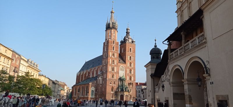Krakow Private Tour - St. Mary's Basilica