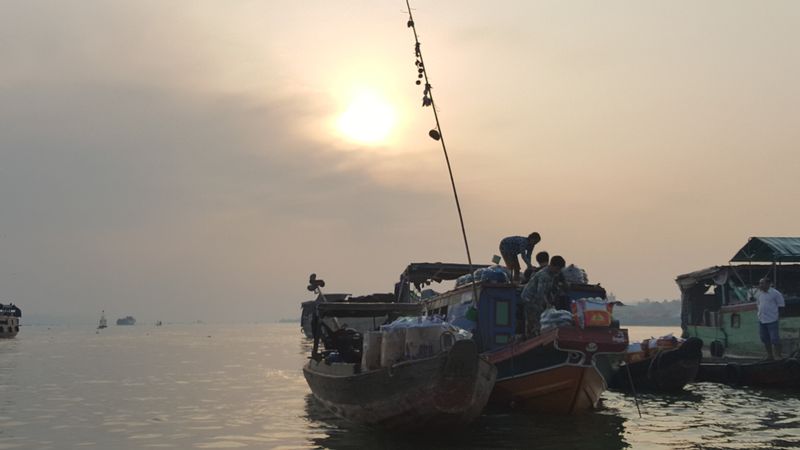 Ho Chi Minh Private Tour - local floating market