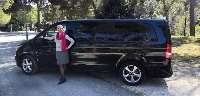 Aix en Provence Private Tour - comfortable van for tours