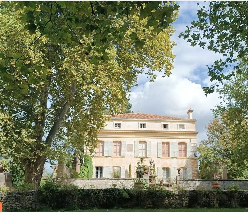 Aix en Provence Private Tour - Chateau Beaupre