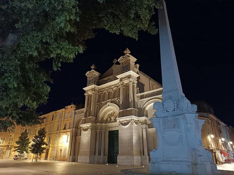 Aix en Provence Private Tour - Eglise Madeleine Aix en Provence