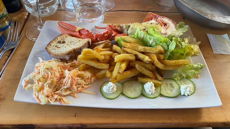 Normandy Private Tour - What about a freshly-caught lobster for lunch ?