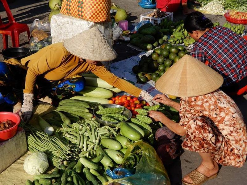 Ho Chi Minh Private Tour - local fresh market