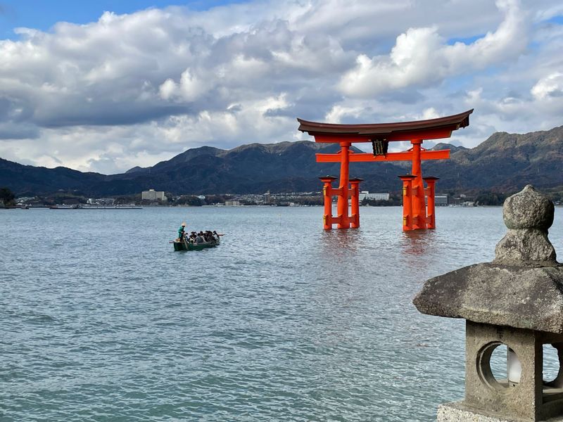 Hiroshima Private Tour - quick boat service only high tide