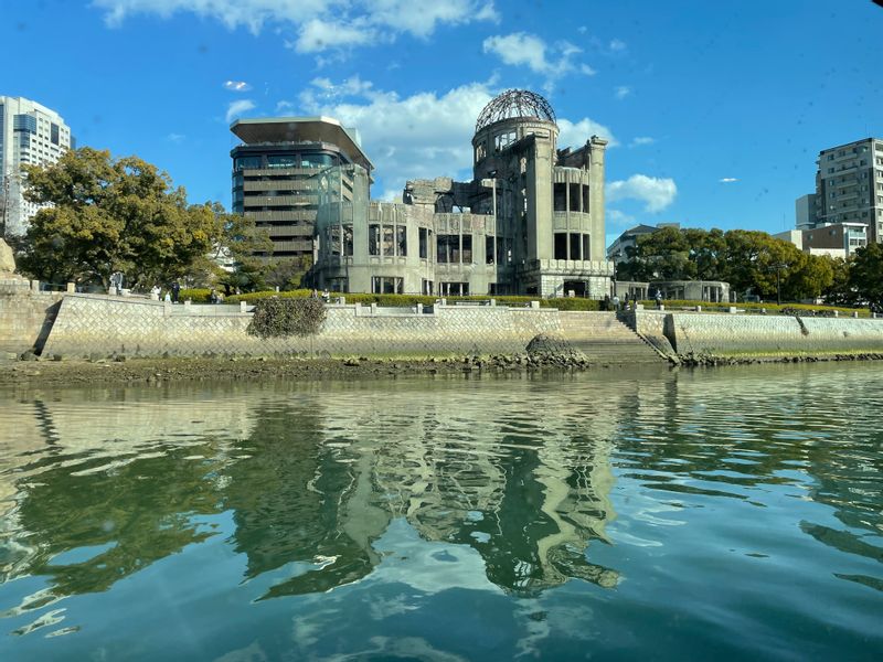 Hiroshima Private Tour - Atomic Bomb Dome and river