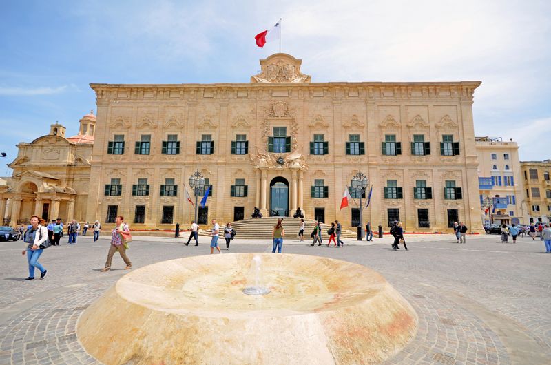 Malta Private Tour - Auberge de Castille, Valletta