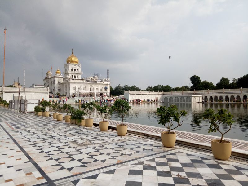 Delhi Private Tour - sikh temple bangla sahib 