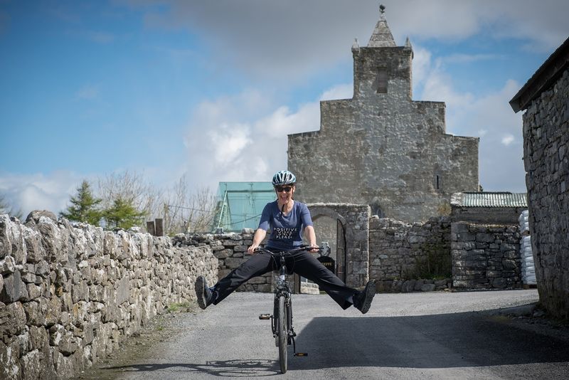 Clare Private Tour - Kilfenora cathedral